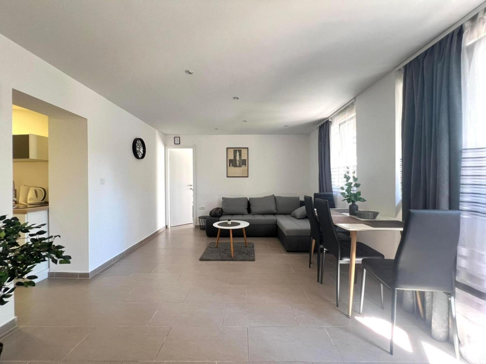 Azzurro Mare Apartment Pula Luaran gambar
