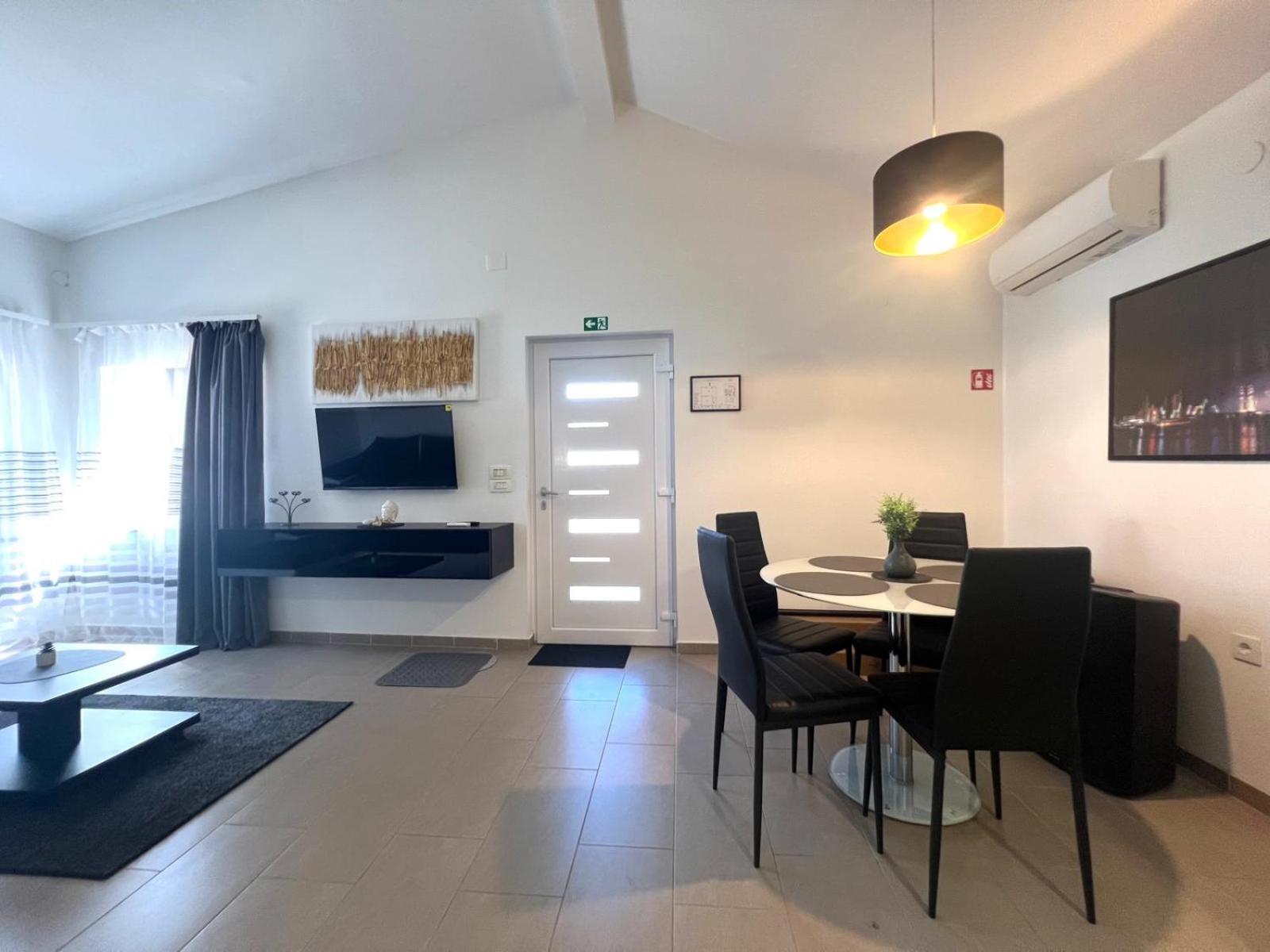 Azzurro Mare Apartment Pula Luaran gambar